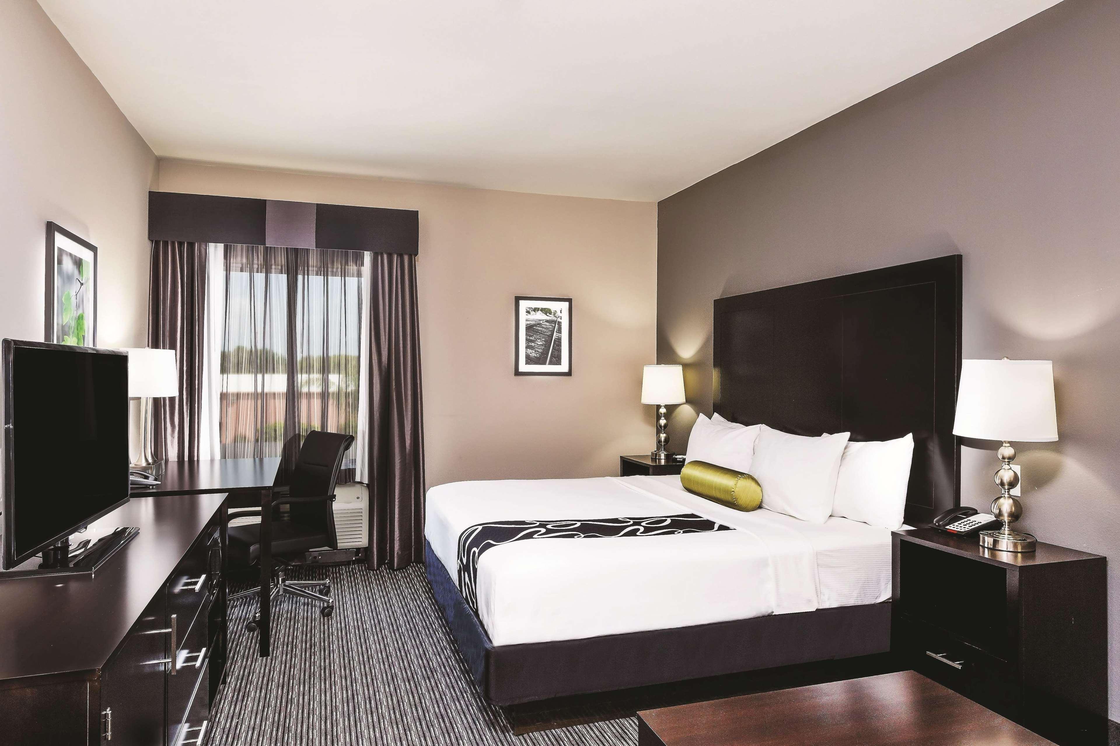 Отель La Quinta By Wyndham Rockport - Fulton Экстерьер фото