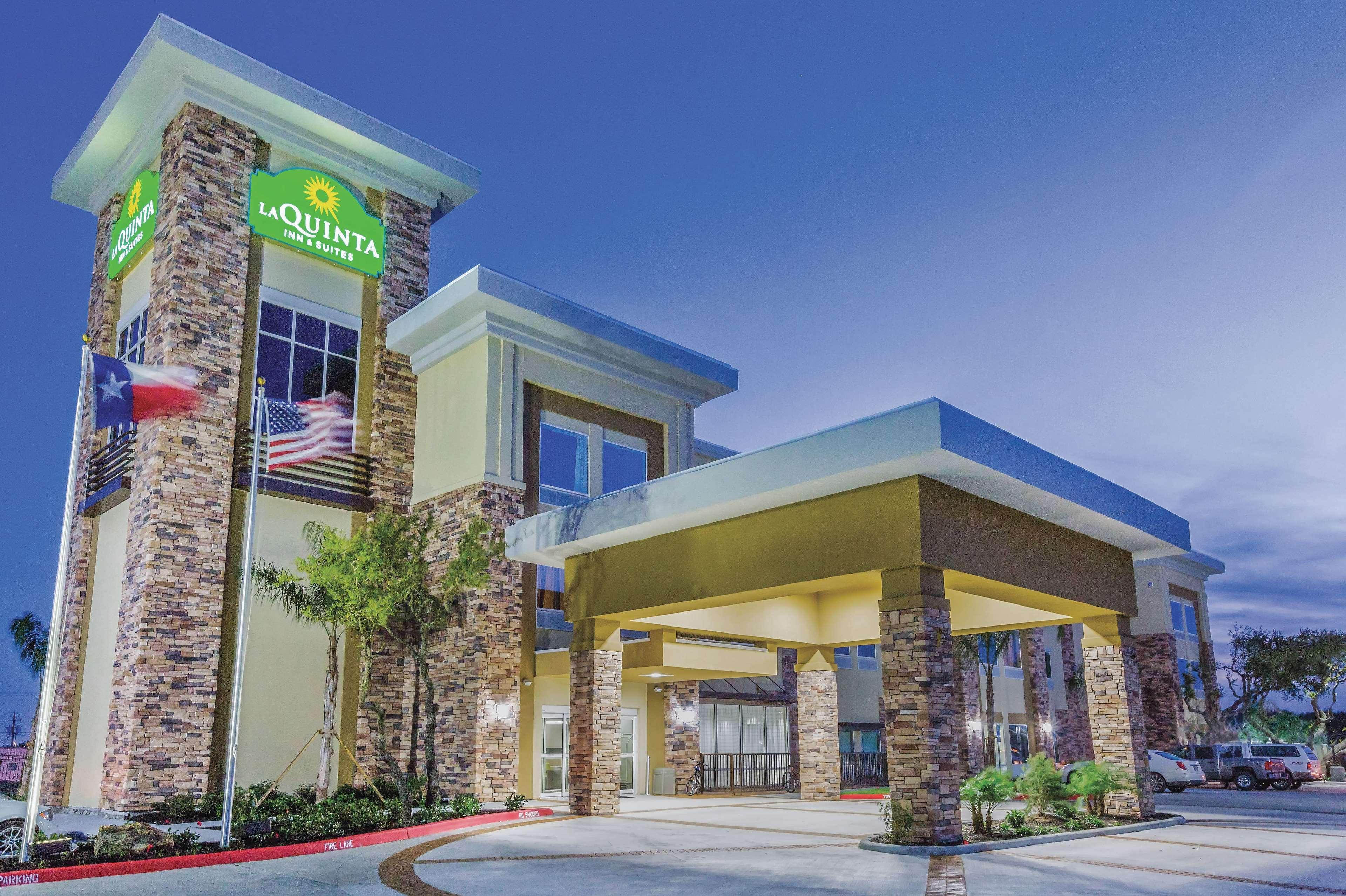 Отель La Quinta By Wyndham Rockport - Fulton Экстерьер фото