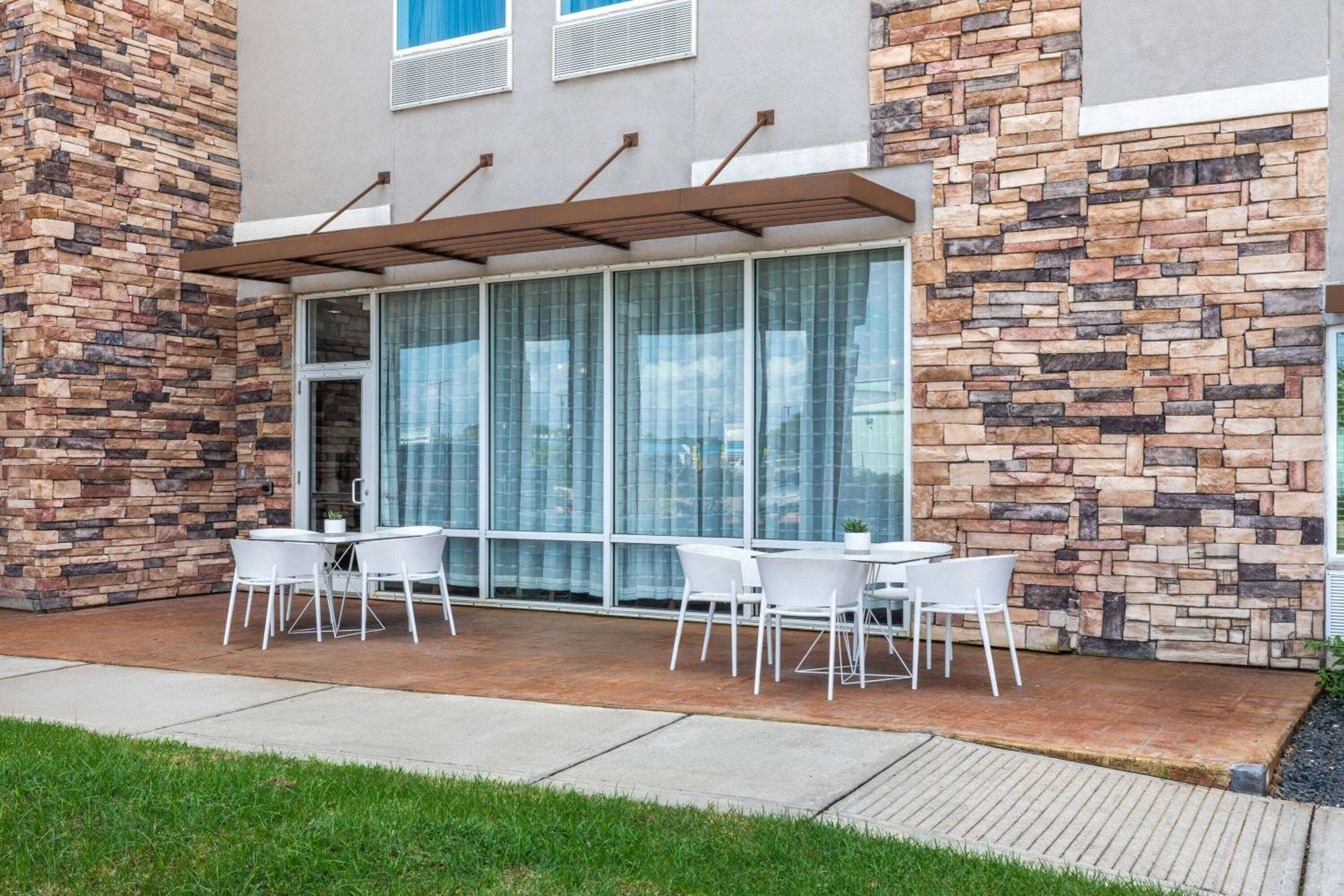 Отель La Quinta By Wyndham Rockport - Fulton Экстерьер фото